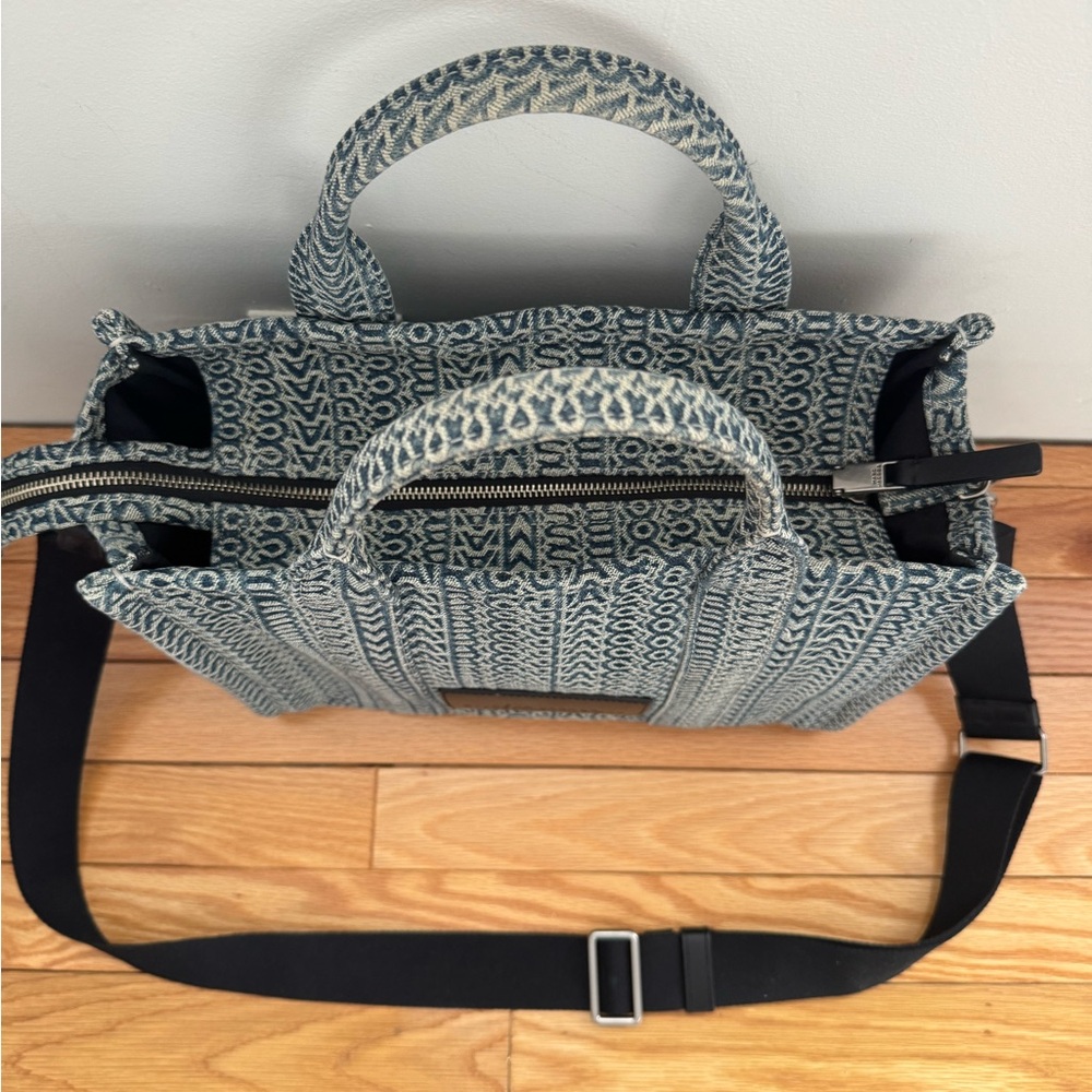 Marc Jacobs The Washed Monogramed Denim Tote - Picture 5 of 10
